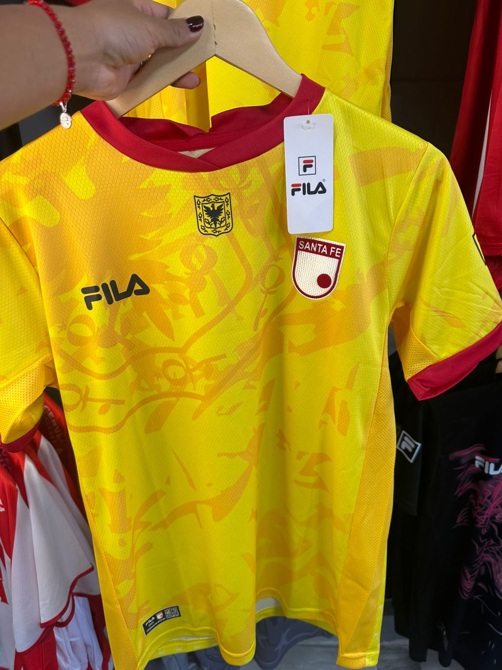 CAMISETA PORTERO AMARILLA🏆 INDEPENDIENTE SANTAFE                                                            ⭐⭐⭐⭐⭐ 63 Reseñas